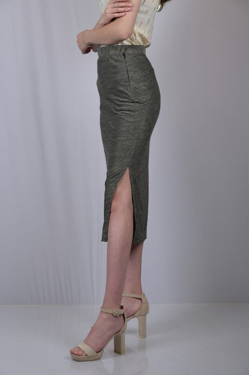 Matte Black Casual-Fit A-Line Midi Skirt (OTLSKT1003)